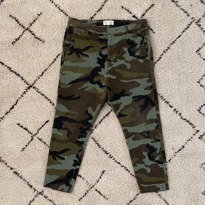 Nili Lotan Paris Pant in Camo Print Sz 8